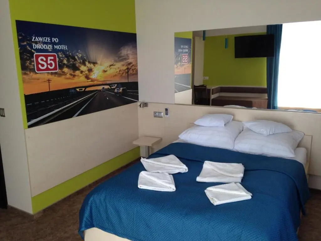 MOTEL S5 Hotel S5 BASEN JACUZZI MYJNIA