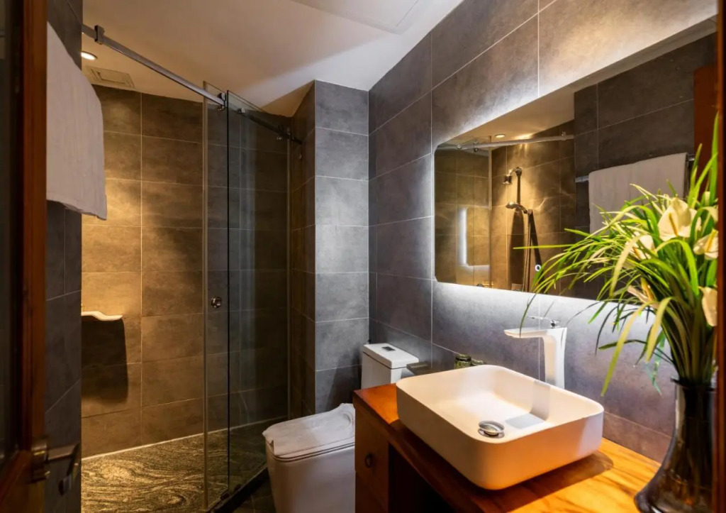 A&EM - The Petit Hotel