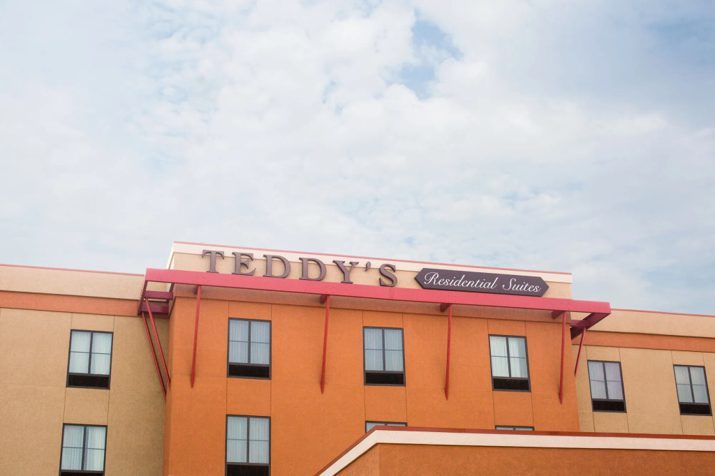 Teddys Residential Suites Watford City