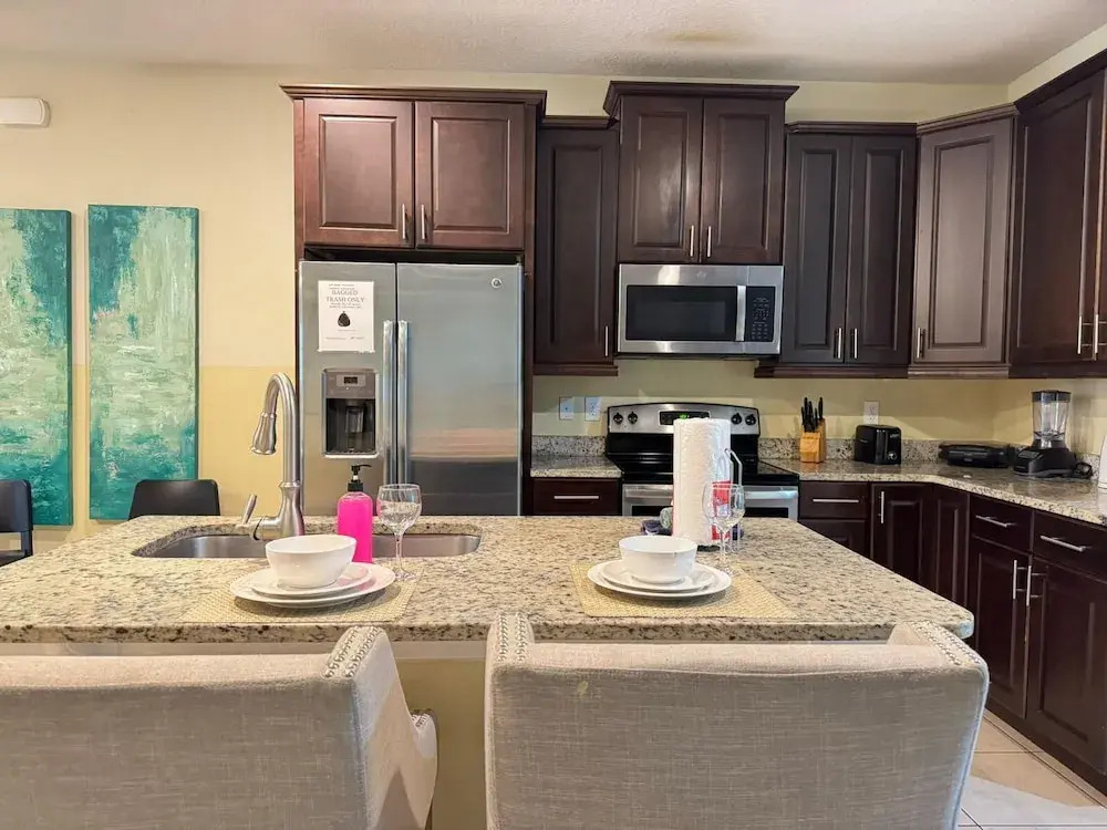 7613-8-bl-only 10 Minutes From Disney