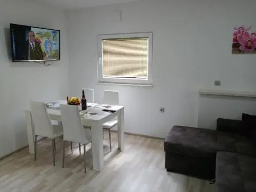 Apartments Ina