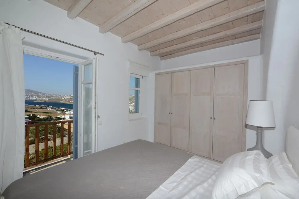 Villa Pearl 3 Bedroom Villa in Ornos With Private Pool
