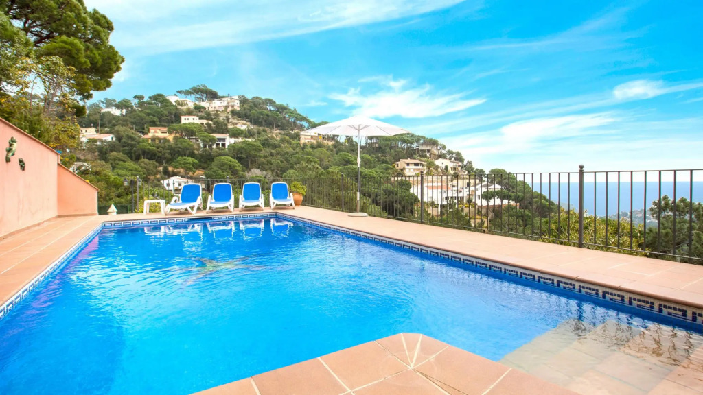Monica 10 pax in Lloret de Mar