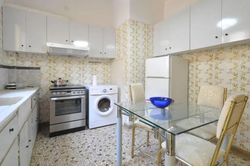 Entire House with garage, yard at Amfiali close to Piraeus Port