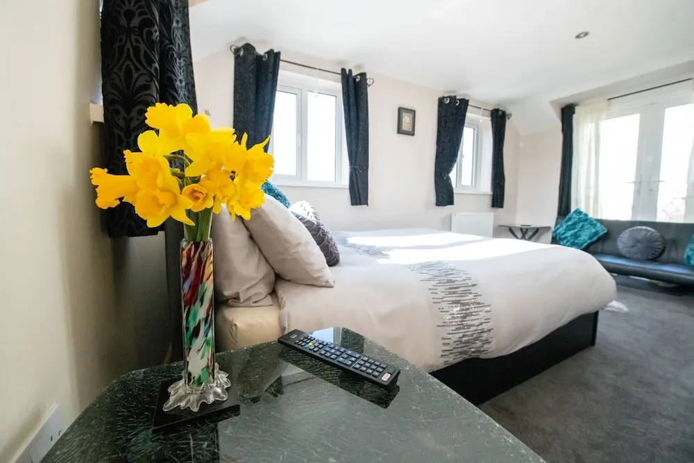Bunny Meadows Holiday Farmhouse near Carmarthen & Pembrokeshire