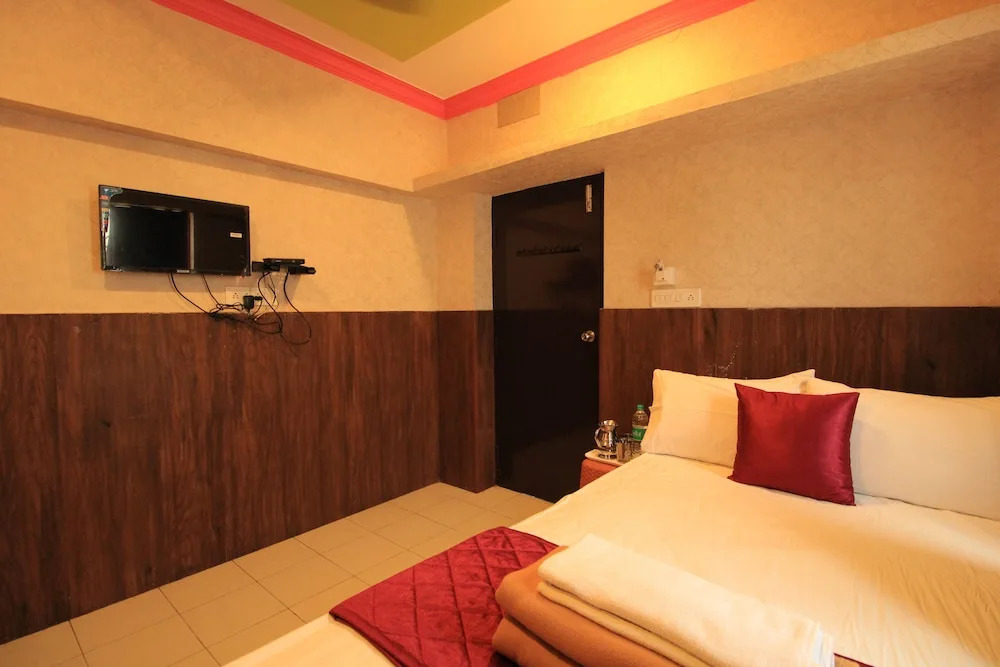 M.G.R. Park Inn