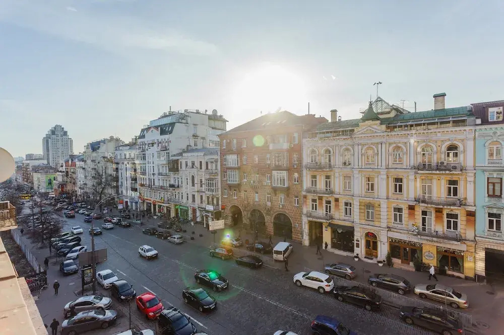 На пл. Льва Толстого