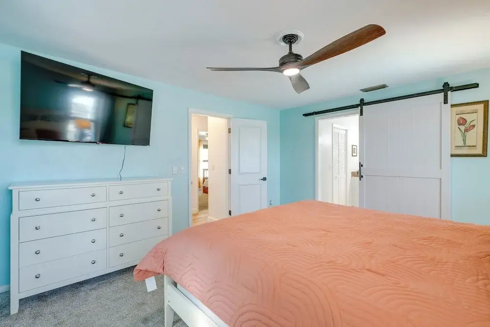 Canal-front Gem w/ Hot Tub, Foosball in Cape Coral