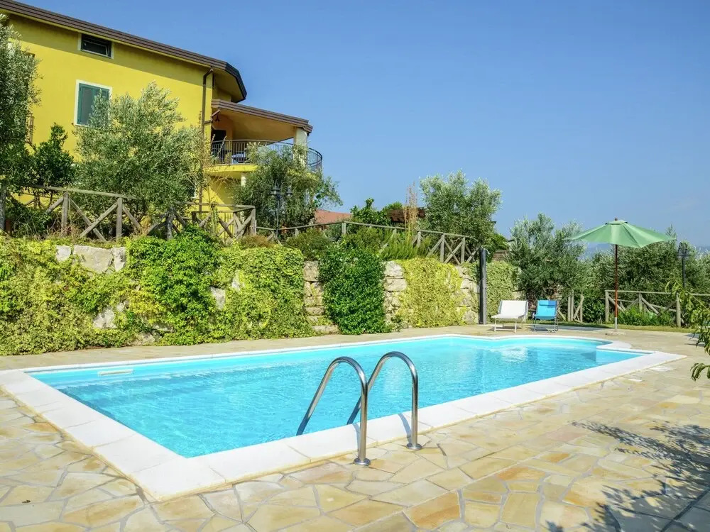 Apartment With Lovely Pool