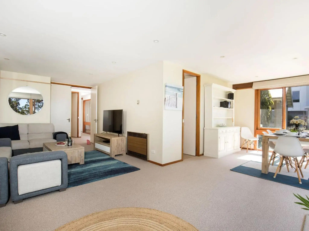 Huskisson Beach Holiday Villa by Experience Jervis Bay