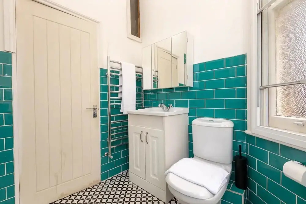 Spacious 5 Bedroom Home in Camden