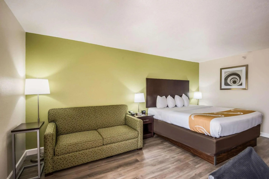 Quality Inn & Suites Quincy - Downtown