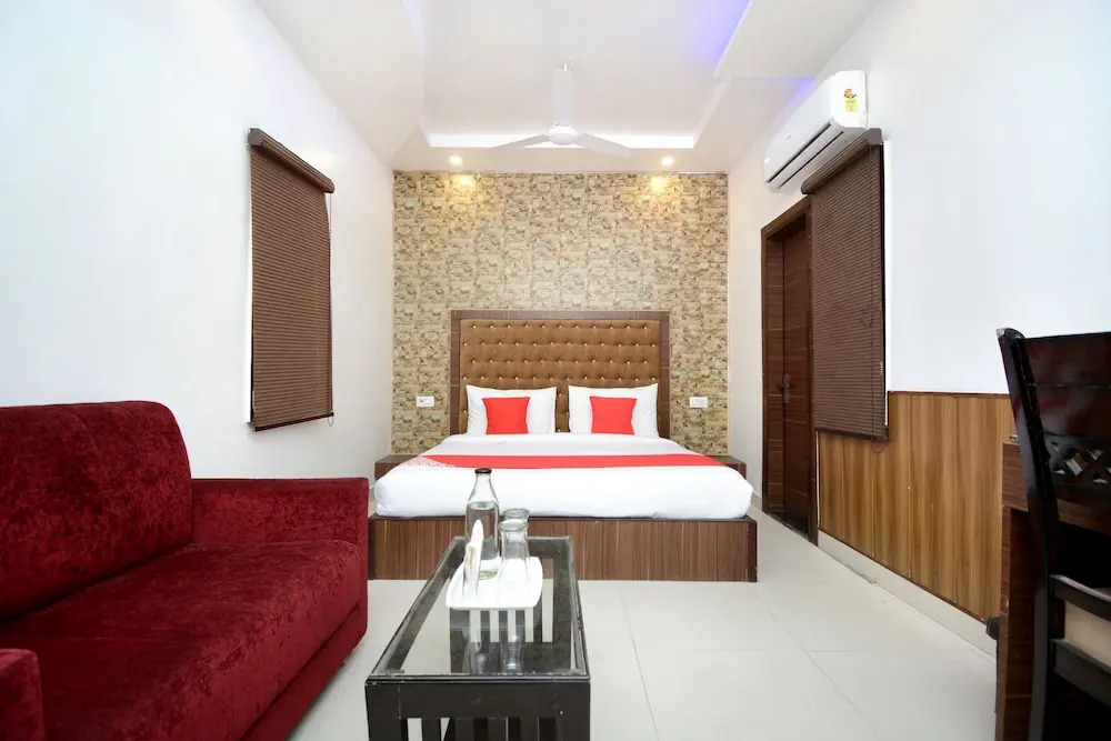 Collection O Hotel Platinum Inn And Suites