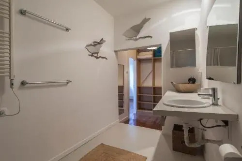 Lovelystay - Chiado 2 Bedroom Charm!