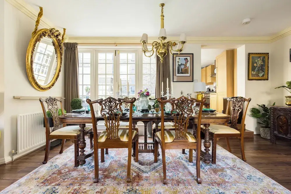 Mayfair 3-bed 6-guest W/patio & ac Berkeley Square