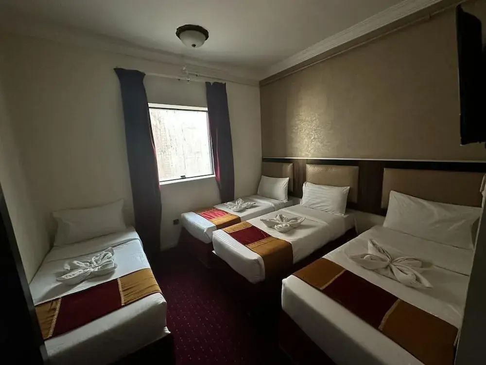Luluah Al-Iman Hotel