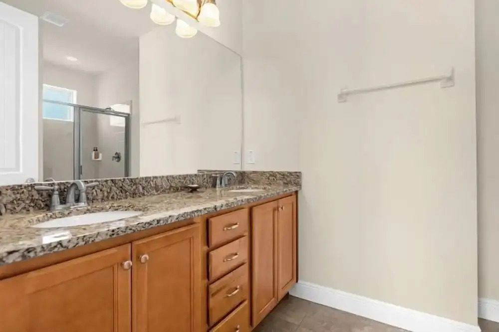 350-8-pc-open Floor Plan With Private Pool