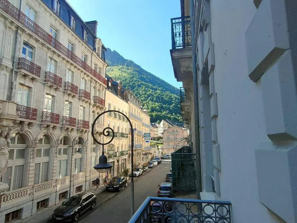 Appartement Cauterets, 4 pièces, 8 personnes - FR-1-234-165