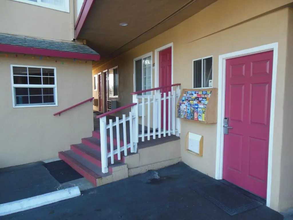 Sealamp Inn