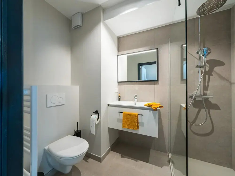 Apartment With 3 Bedrooms and sea View