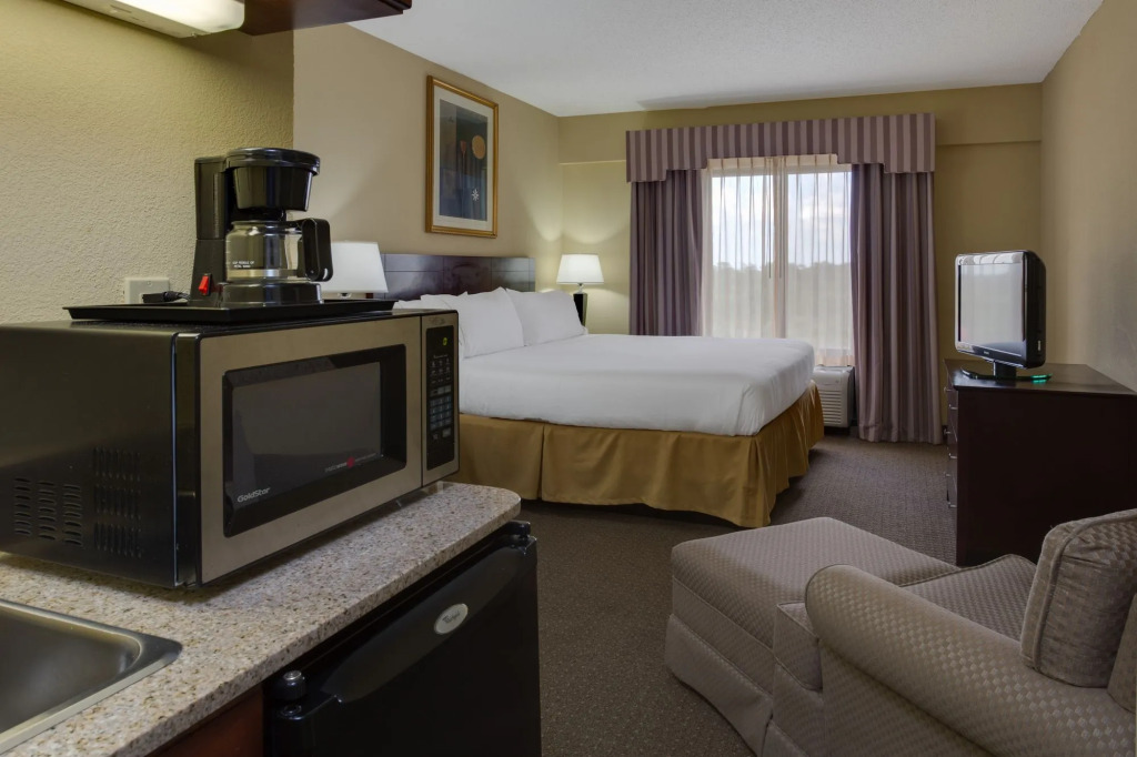 Holiday Inn Express & Suites Sebring by IHG