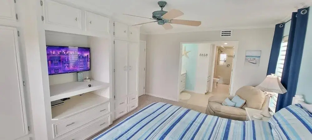 Saida Tower 506 3 Bedroom Condo by RedAwning