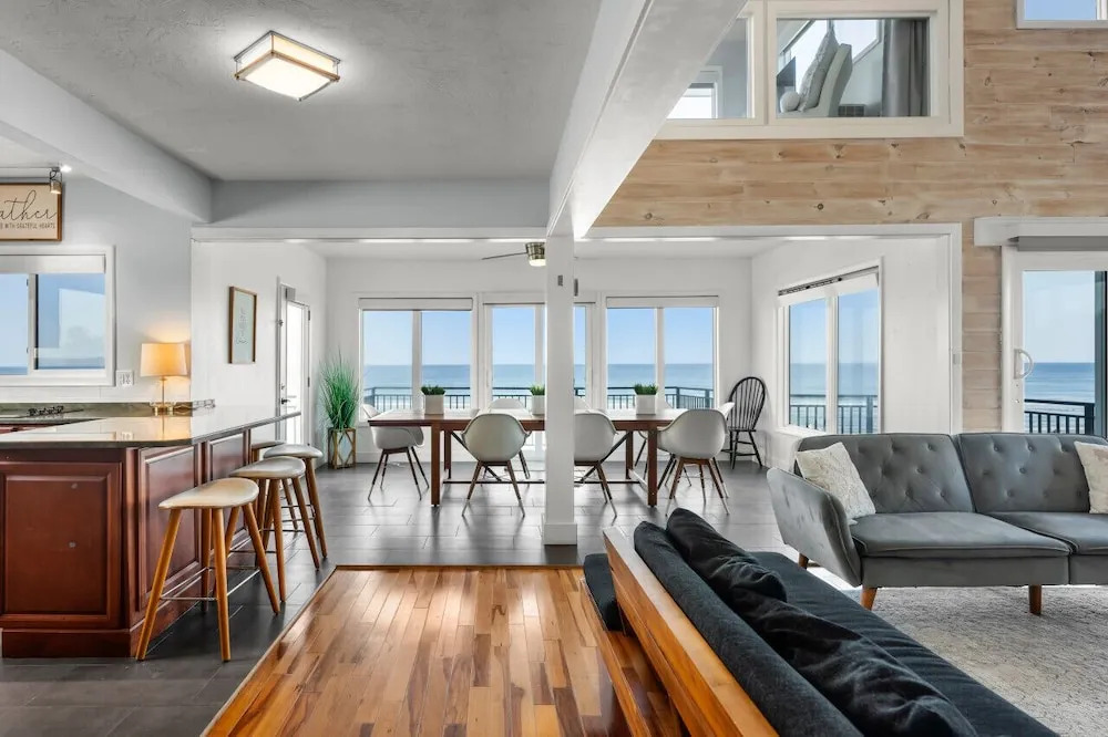 Oceanfront Pool House 7 Bedrooms 7 Bath 2 Kitchens
