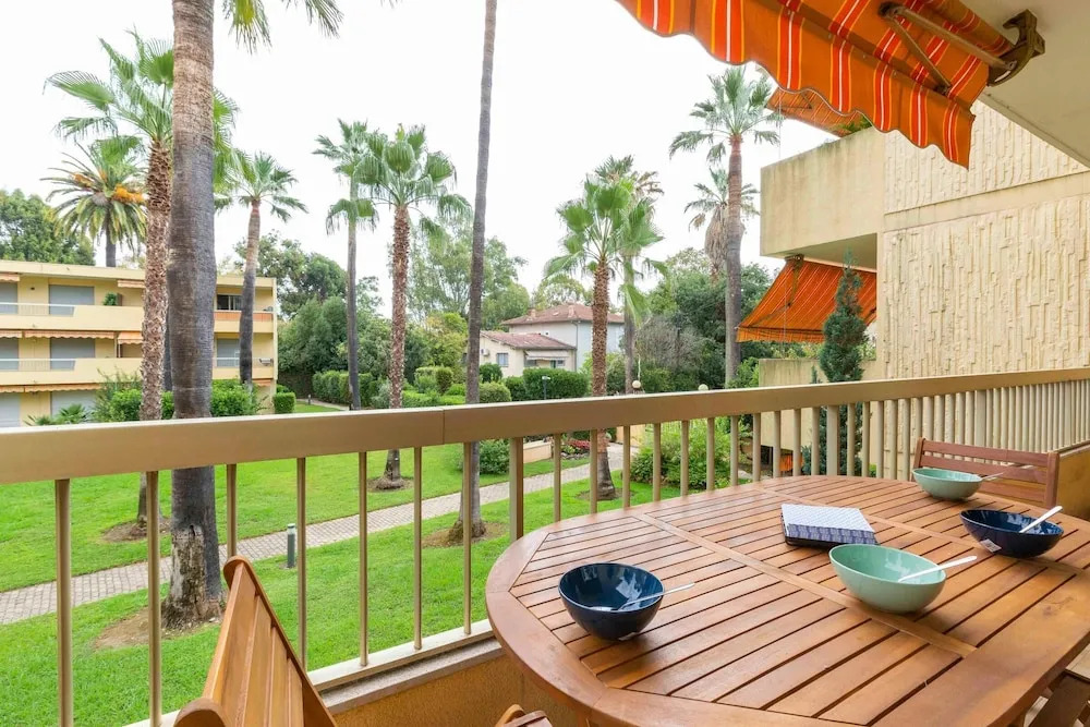 Superb 2 bedrooms flat for 4 people in residence, swimming pool, parking