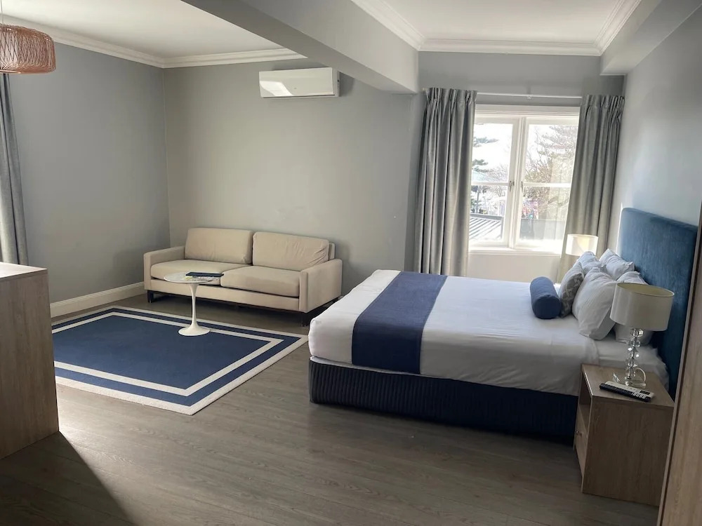 Seabreeze Hotel