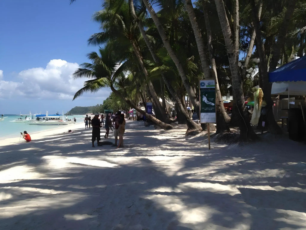 White House Beach Resort