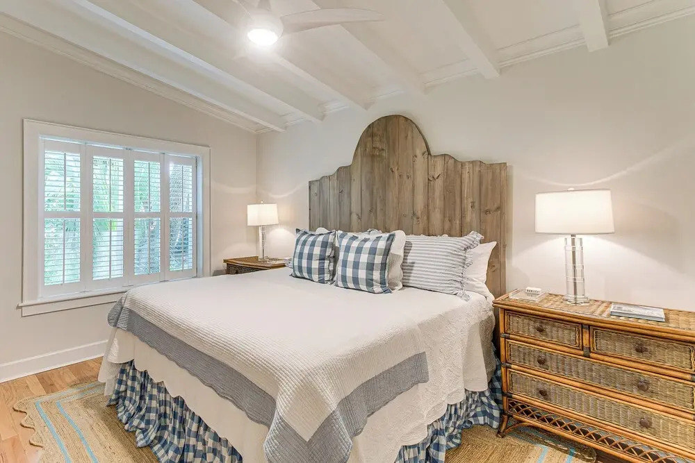 Spacious Jekyll Island Home: Steps to the Ocean!