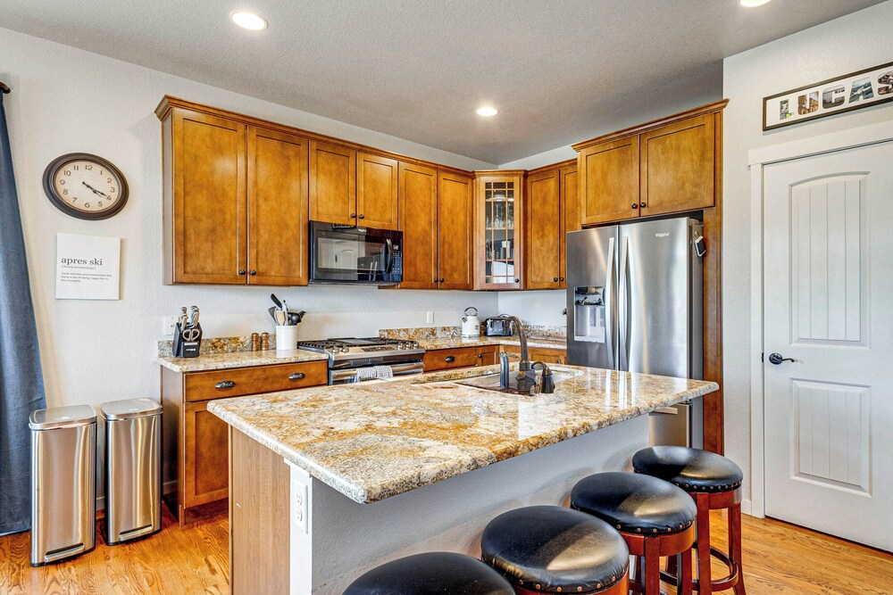 Granby Home w/ Hot Tub + Ski, Golf & Pool Access