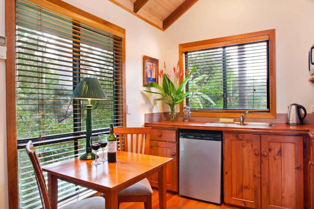 Lake Weyba Cottages Noosa