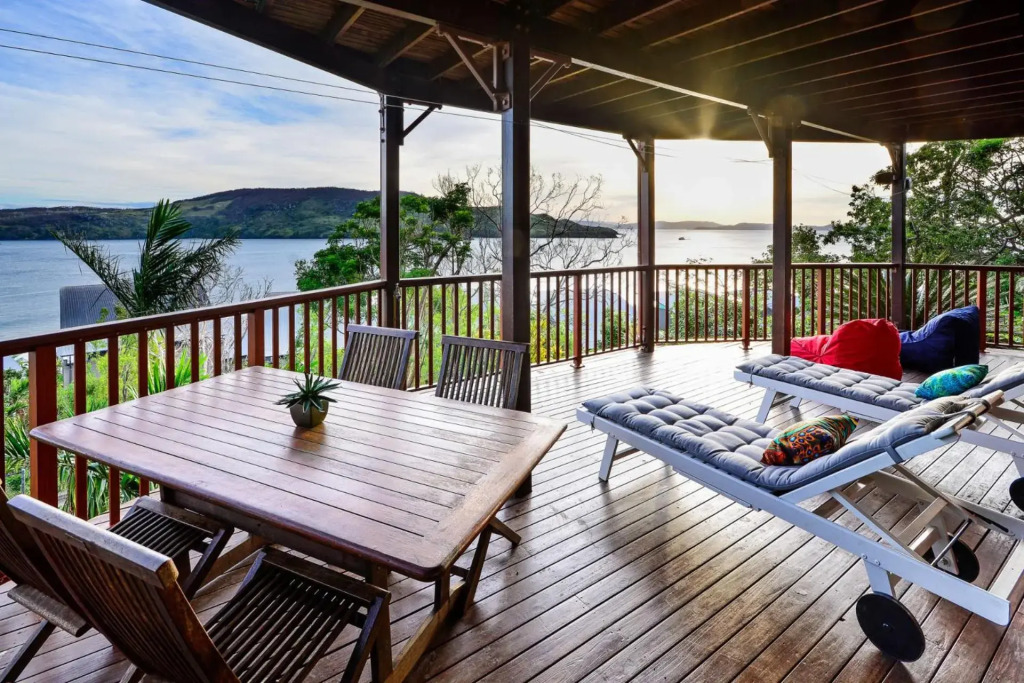 NEWLY BEAUTFULLY RENOVATED 16 The Casuarina - 3 Bedroom House With 180 Degree Ocean Views