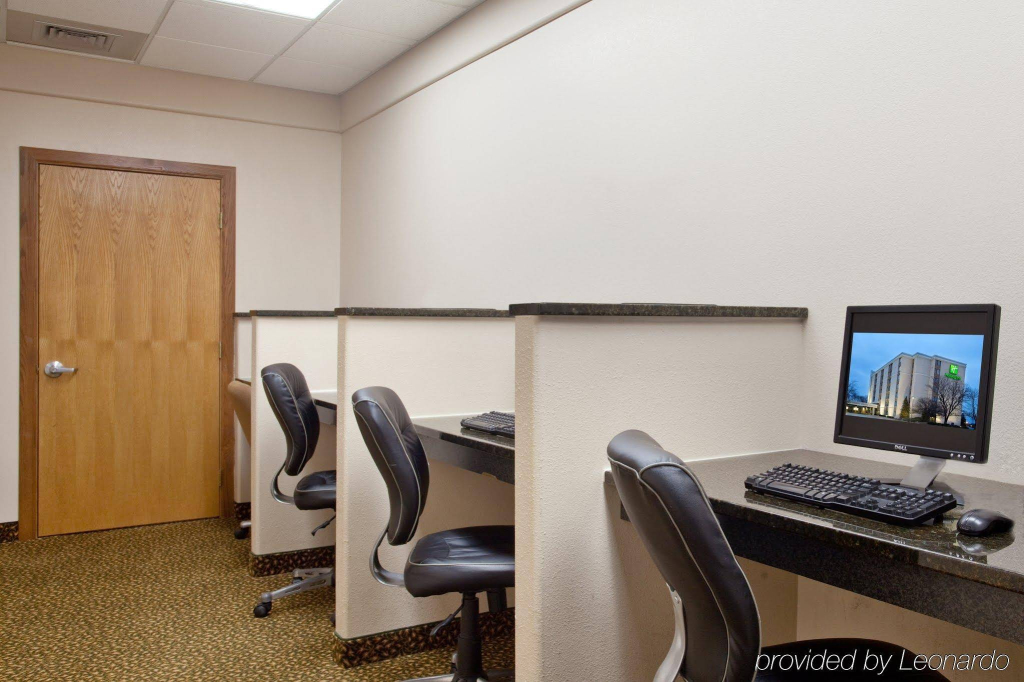 Holiday Inn Rockford I-90&Rt 20 State St by IHG
