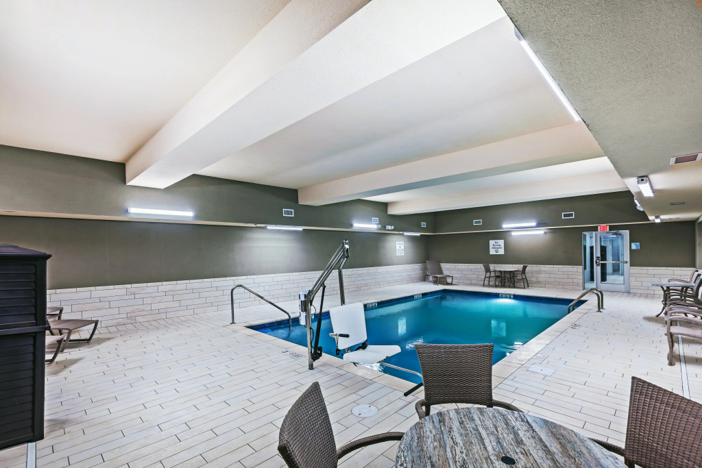 Holiday Inn Express & Suites - Coffeyville by IHG