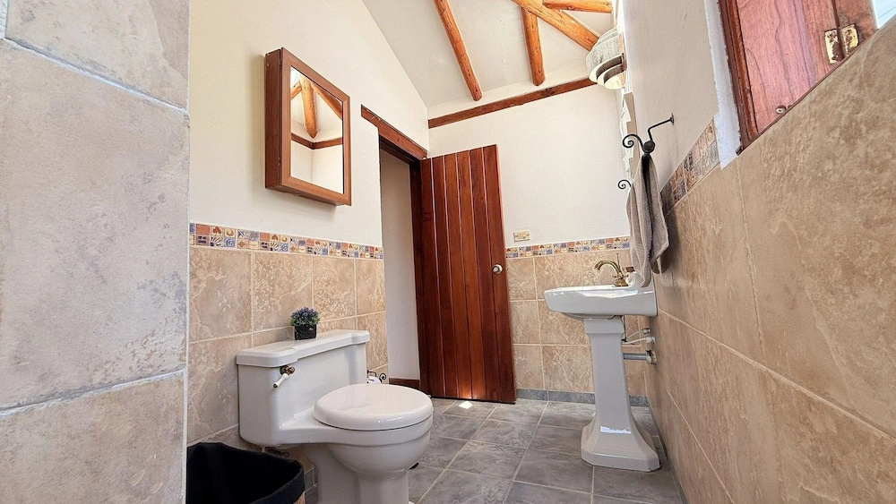 El Solaz Suites By Honnor Living
