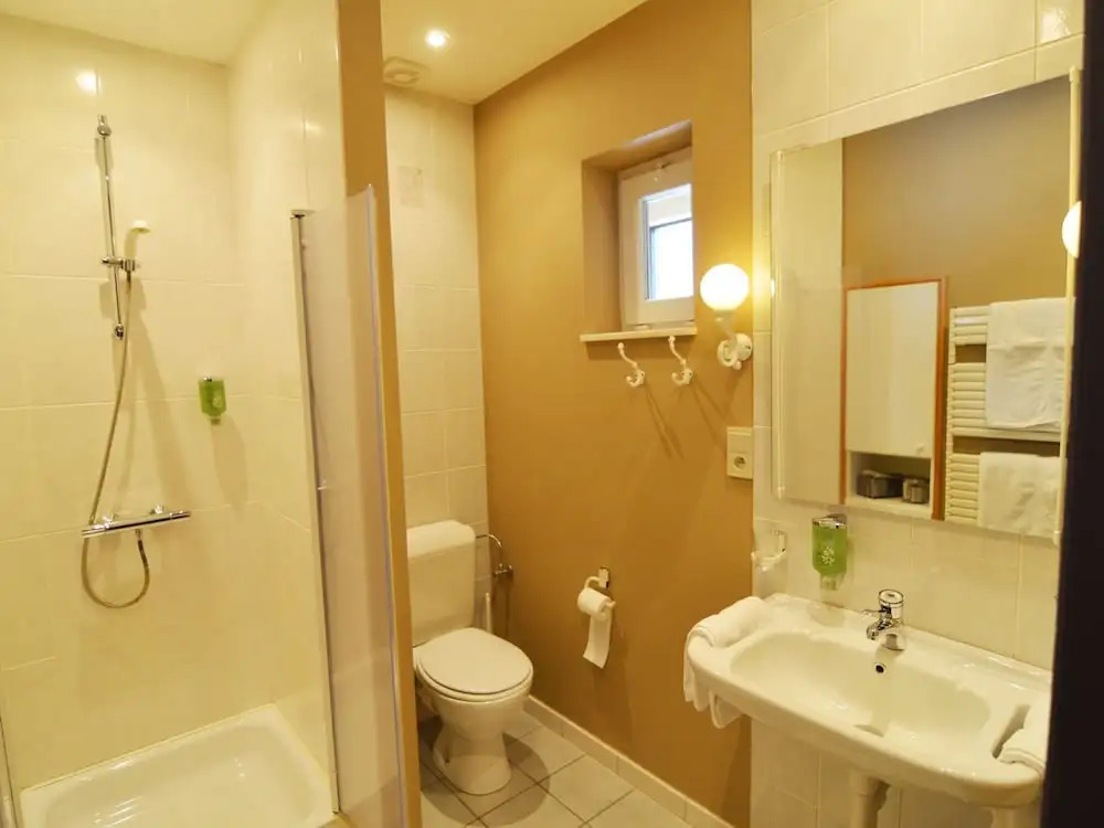 Modern Villa with Shared Pool Nearby Saint-Hubert