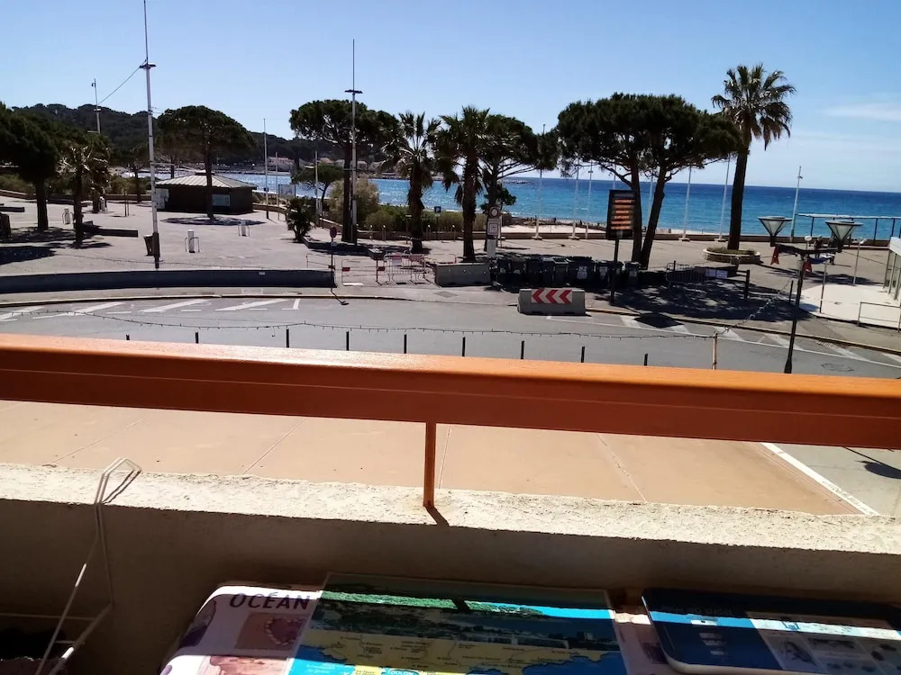 Studio in La Seyne-sur-mer, With Wonderful sea View, Furnished Terrace and Wifi