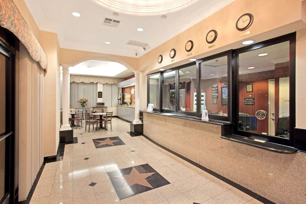Super 8 by Wyndham Hollywood/LA Area