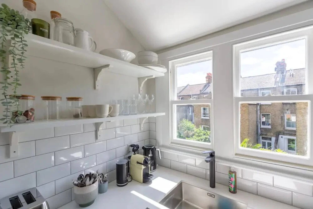 Luxuriously Designed 3 Bedroom Apartment in Clapham