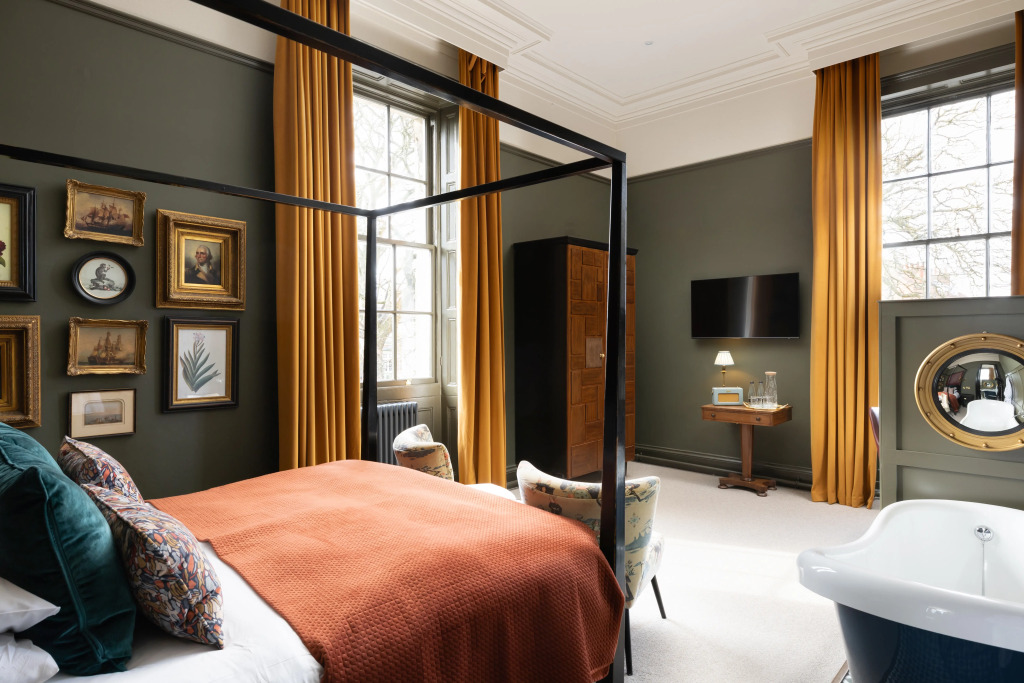 The Churchill Hotel