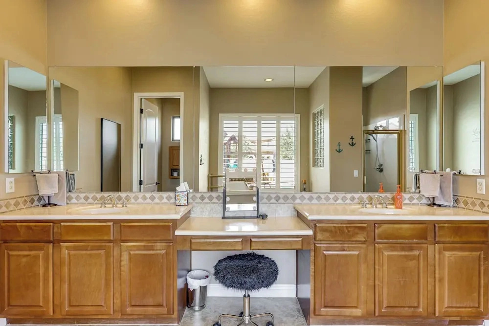 Pool, Hot Tub, Toys! Family Home, 4 Mi to Luke AFB