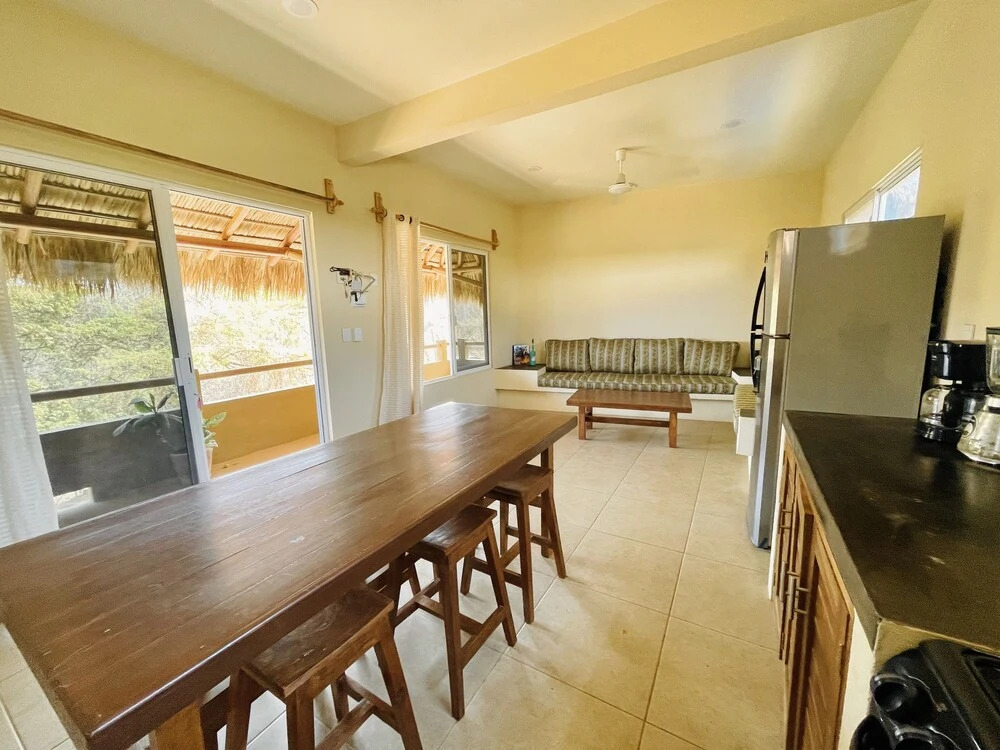 Bonobo House for 5 & Loft for 2- your best Puerto options