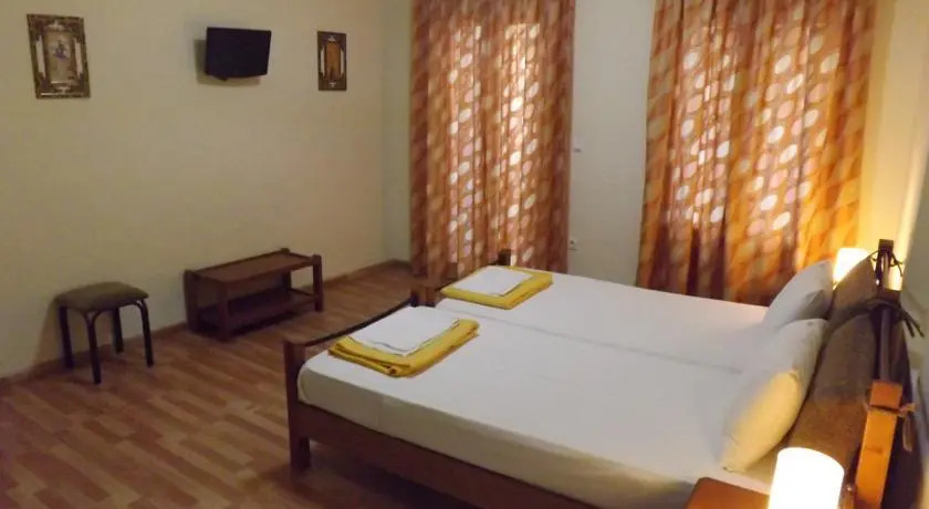 Holiday Studios - Rooms