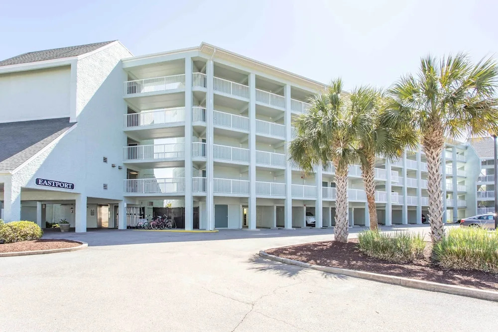 Summerhouse Villas Condo: Private Resort Beach
