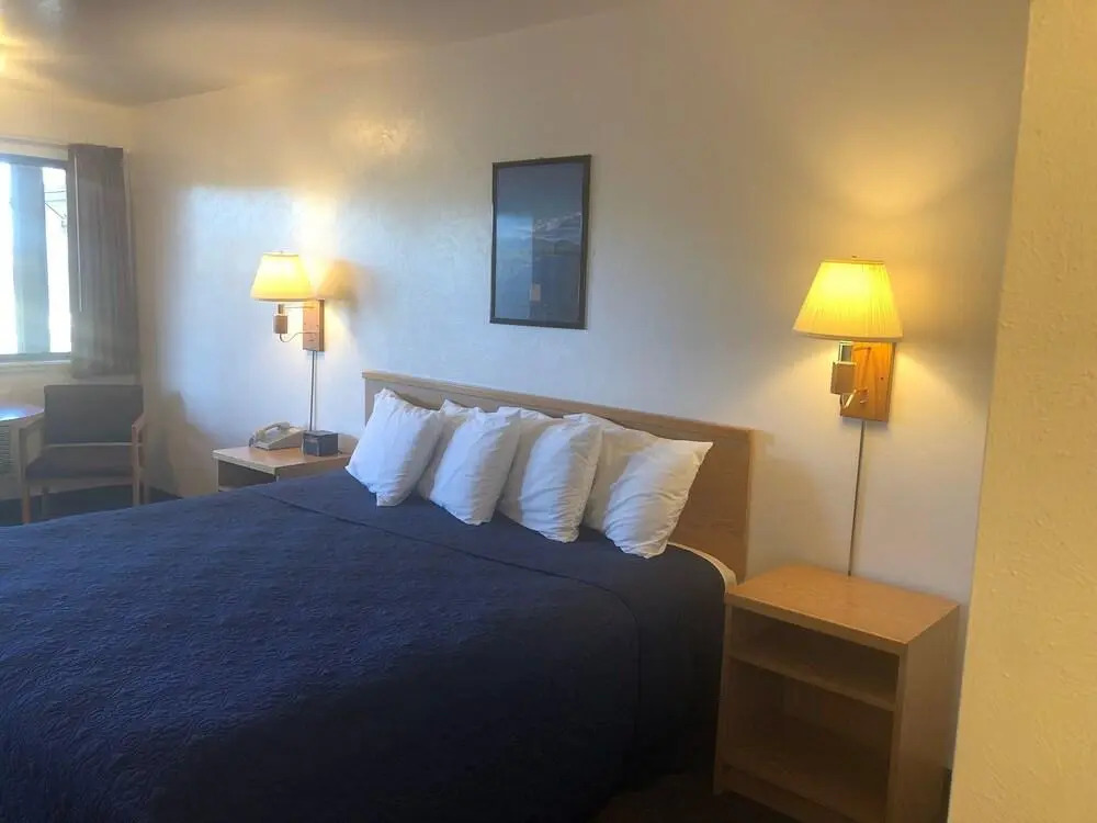 Fan Mountain Inn