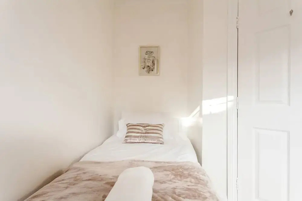 Modern Apartment - mins to Marina/Stadium/City Center