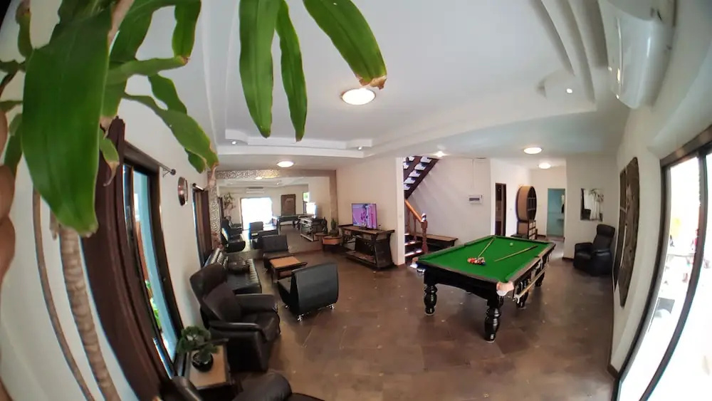 IZZYLAND Luxury Pool Villa Pattaya Walking Street