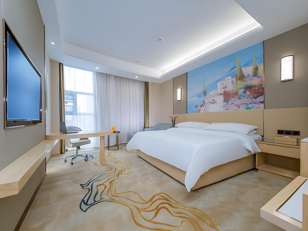 Vienna International Hotel (Huanggang Normal College Ruitian Plaza)
